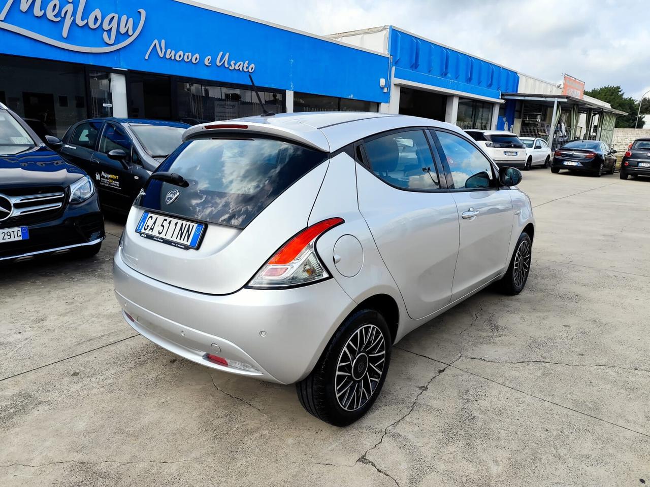 Lancia Ypsilon 1.2 69 CV 5 porte S&S Gold