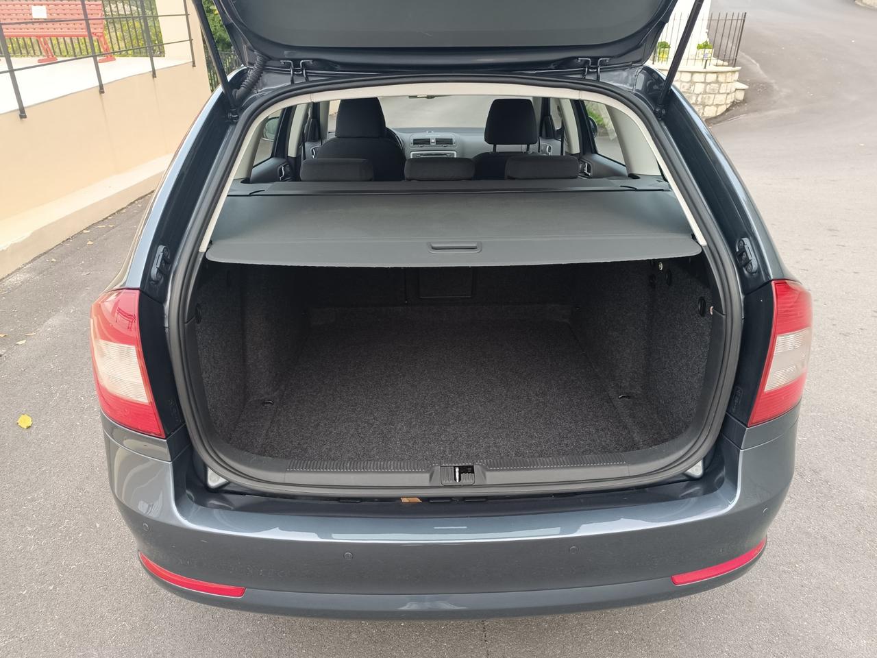 Skoda Octavia 1.6 TDI CR F.AP. Wagon Executive