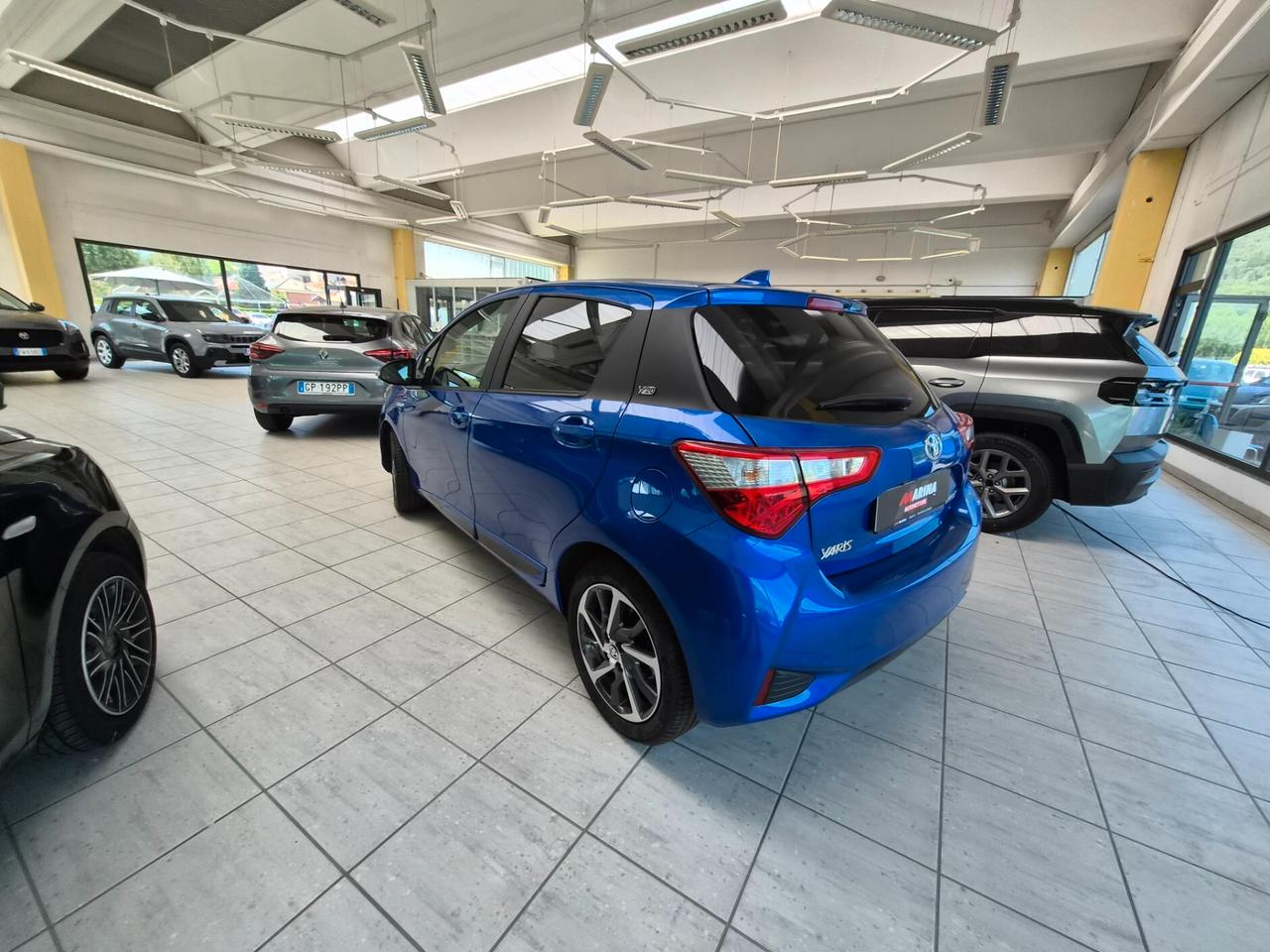 Toyota Yaris 1.5 Hybrid 5 porte Cool