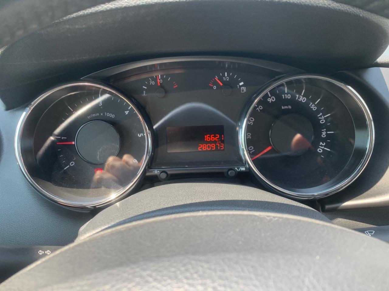 Peugeot 3008 1.6 HDi 115CV Business