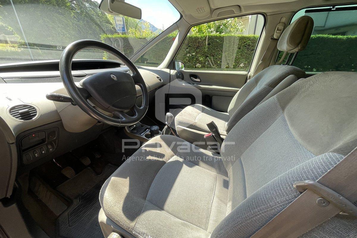 RENAULT Espace 2.2 16V dCi Privilège
