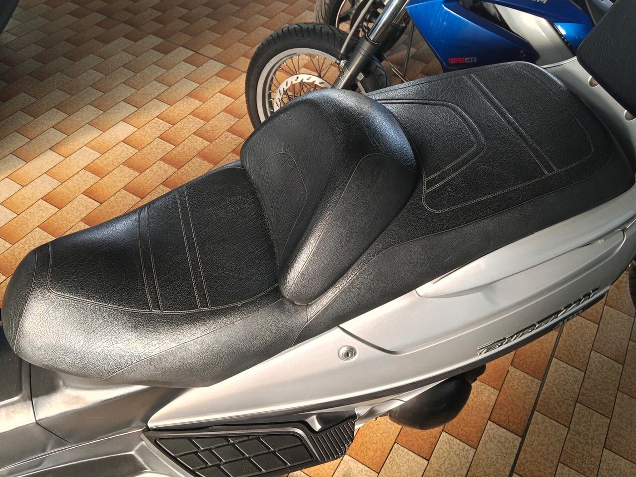 Suzuki AN Burgman 400