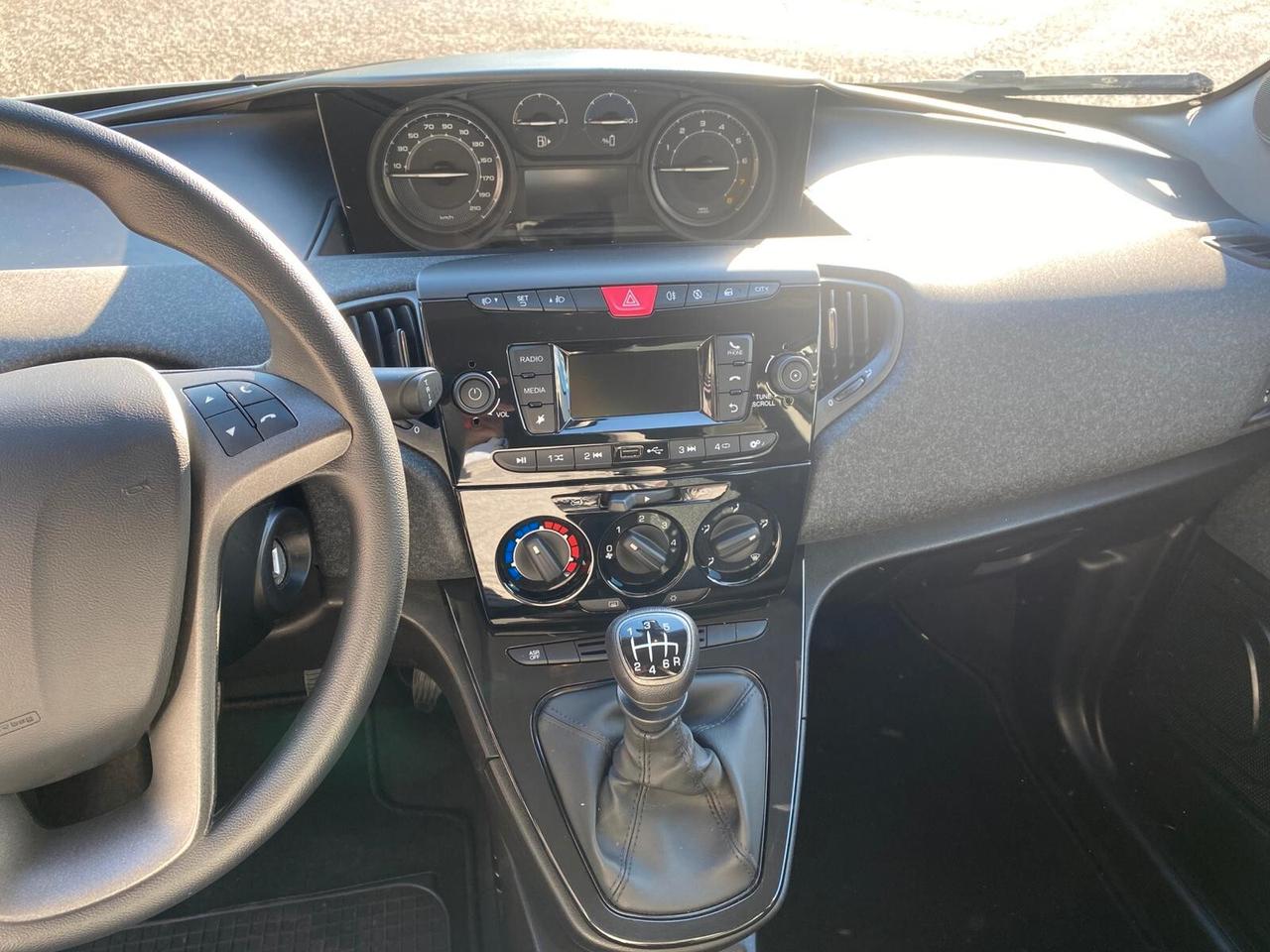 Lancia Ypsilon 1.0 FireFly 5 porte S&S Hybrid Gold