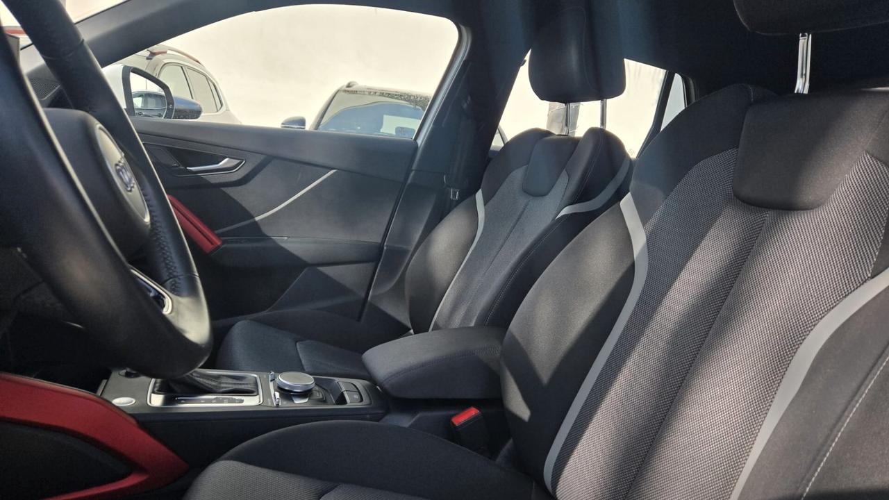 Audi Q2 30 1.6 tdi 115CV S line Edition S-Tronic Cockpit