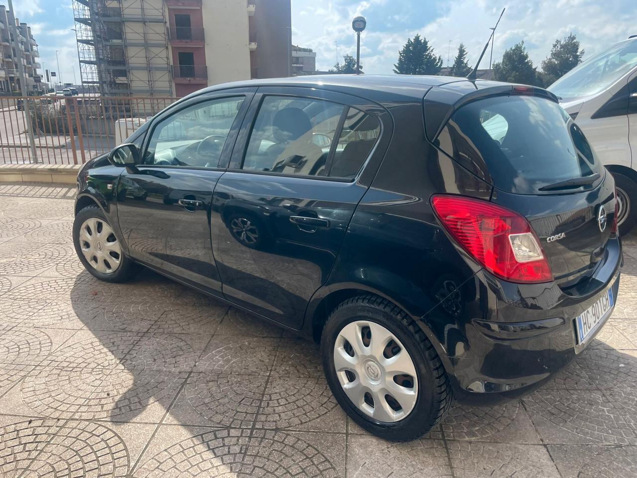 OPEL CORSA 1.3 CDTI 75CV F.AP. 5 PORTE AUTO PER NEO PATENTATI
