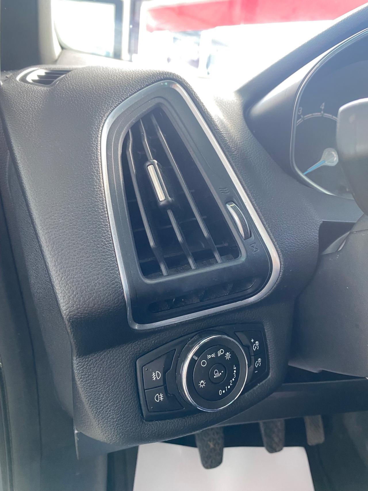 Ford B-Max 1.4 gpl