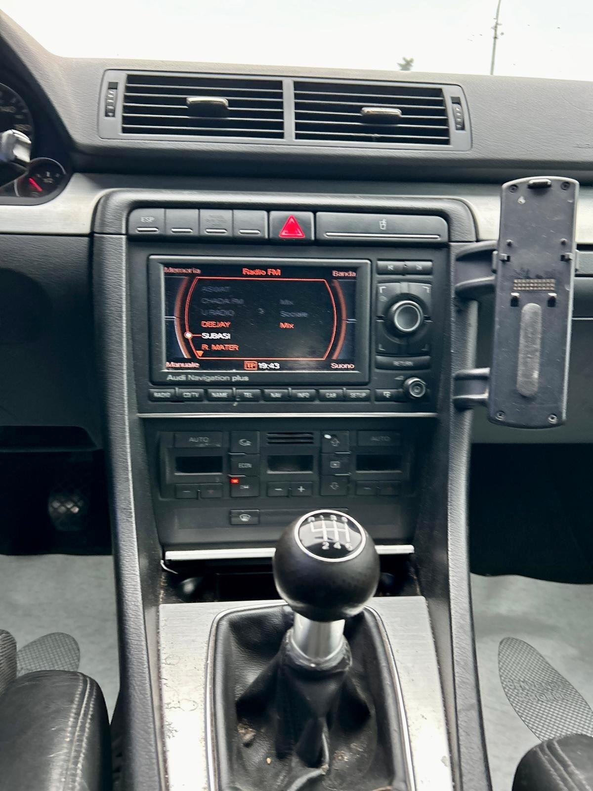 Audi A4 2.0 16V TDI Avant Top plus S-LINE