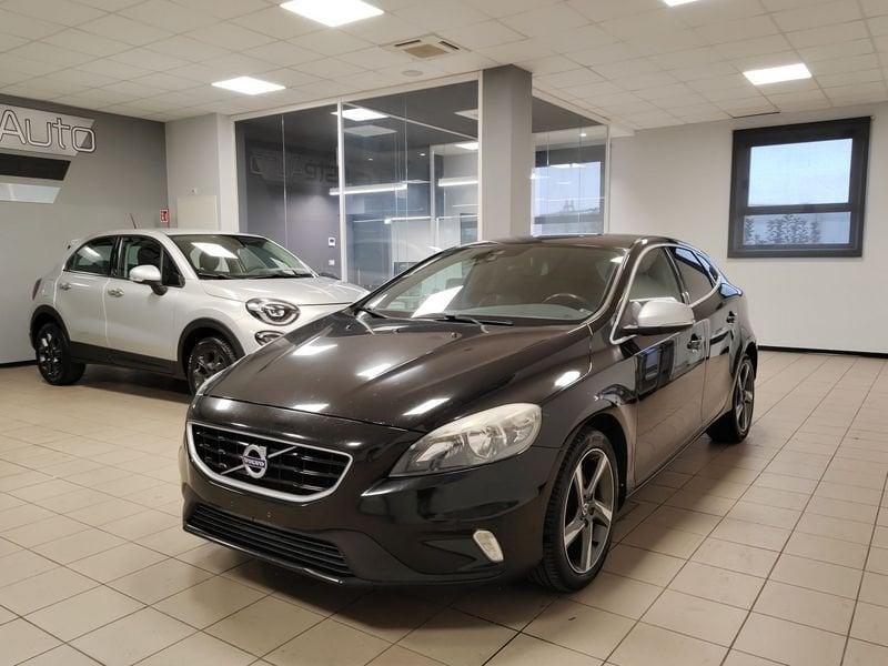 Volvo V40 D2 R-design Momentum