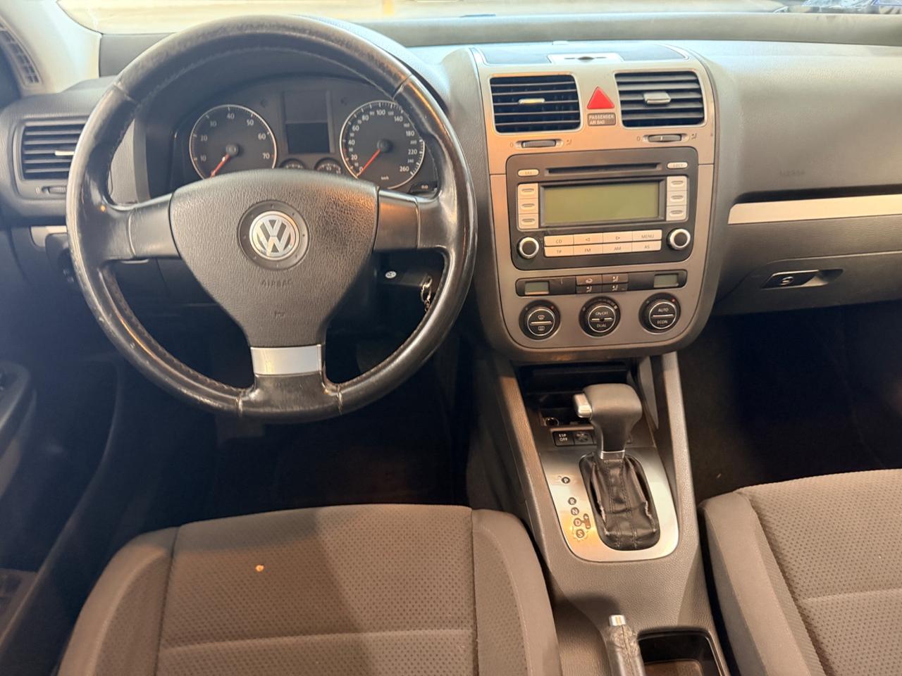 Volkswagen Golf 1.6 16V FSI 5p. tip. Comfortline