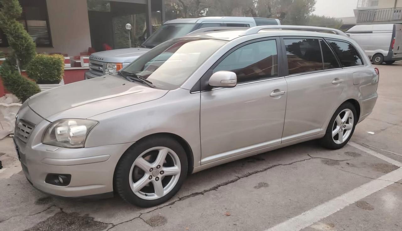 Toyota Avensis 2.2 D-4D 16V Station Wagon