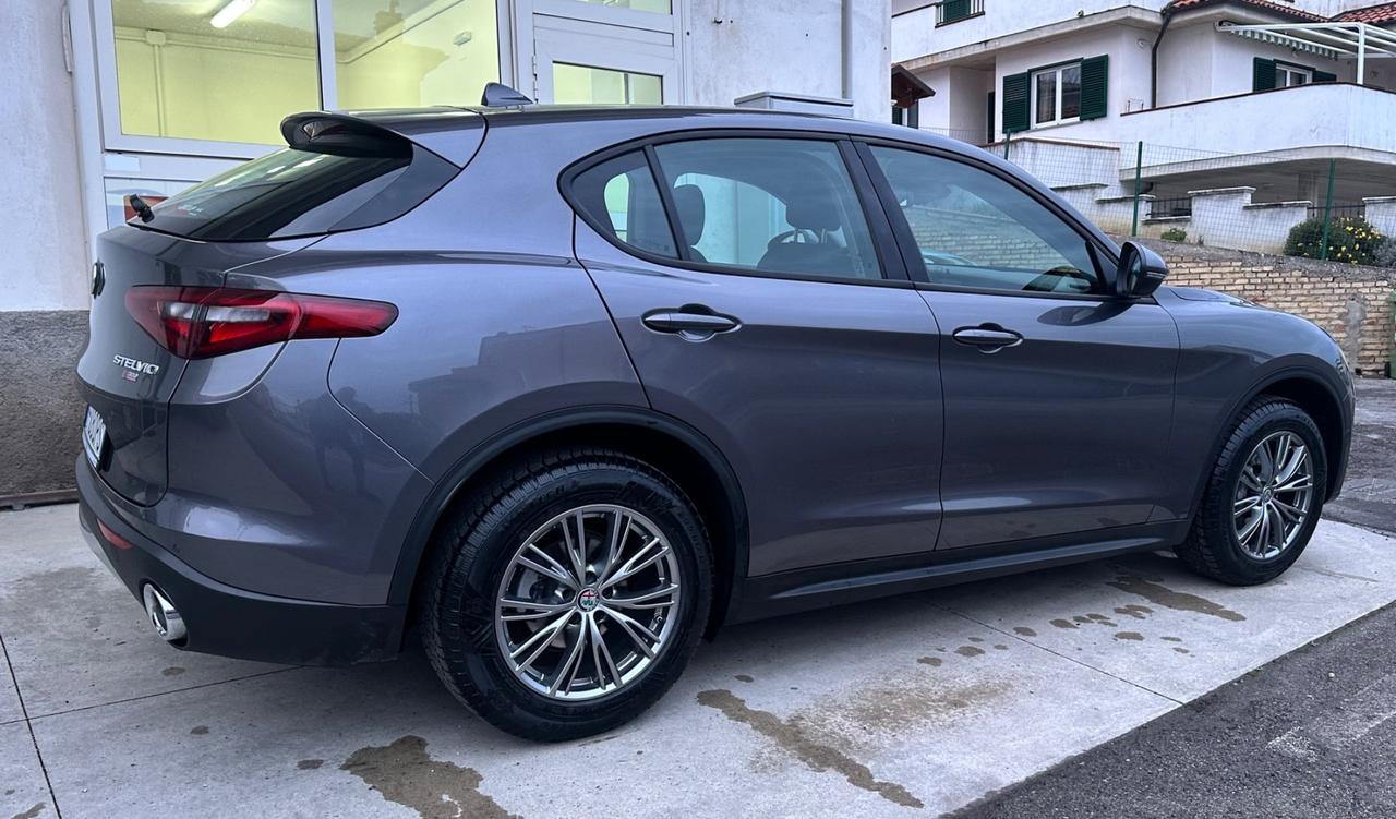 Alfa Romeo Stelvio 2.2 Turbodiesel 190 CV AT8 Q4 Business