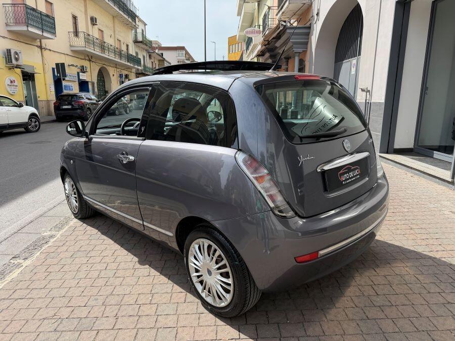 lancia ypsilon 1.3 mjet platino certificata tetto
