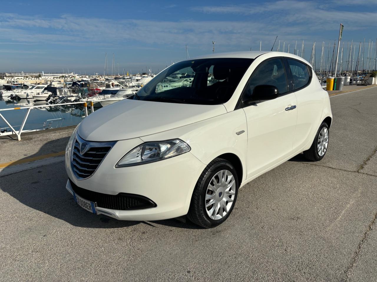 Lancia Ypsilon 1.3 MJT 16V 95 CV 5 porte S&S Silver