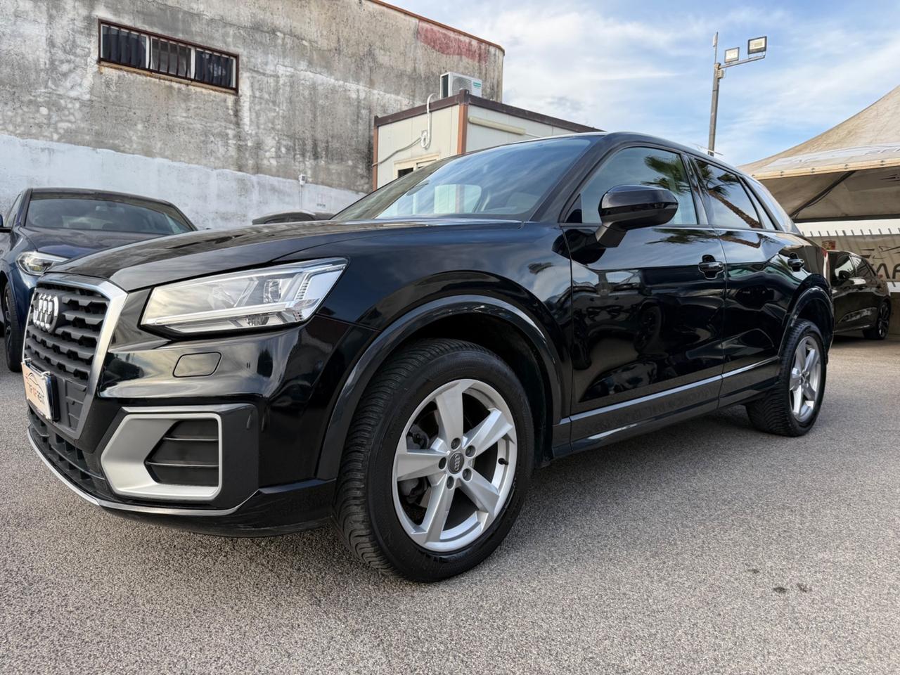 Audi Q2 30 TDI Business Design