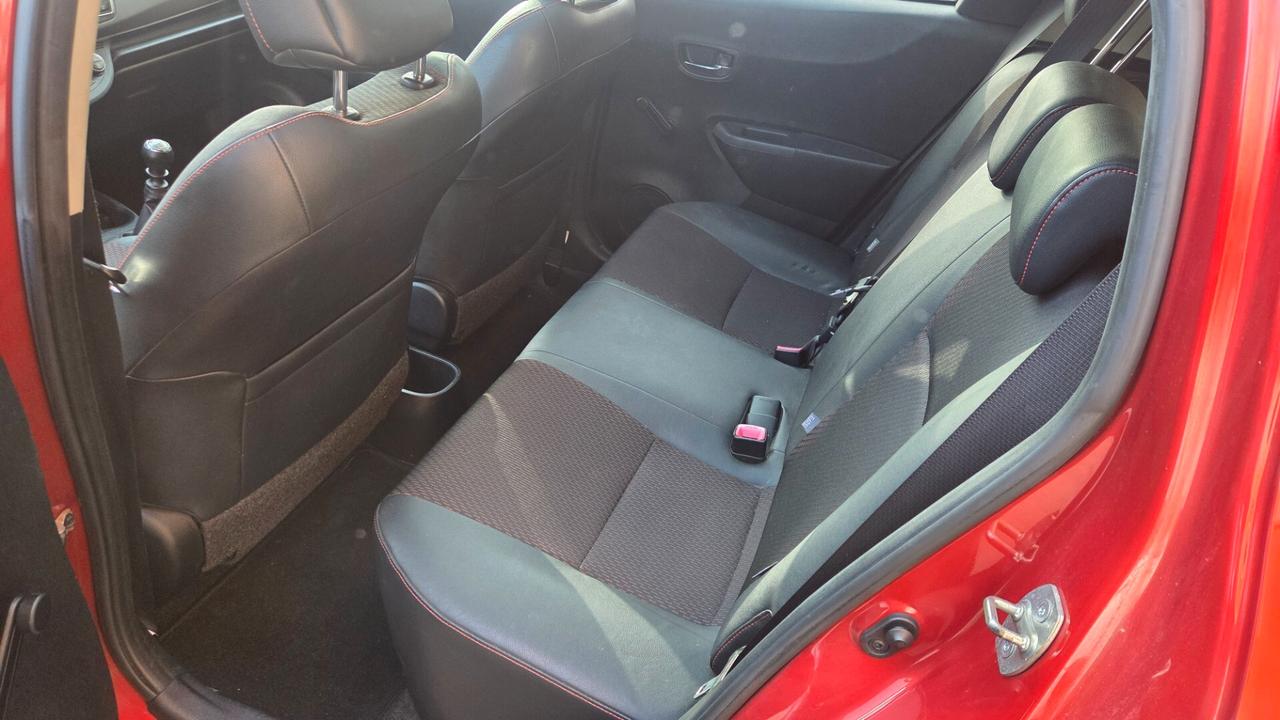 Toyota Yaris 1.3 5 porte Lounge full