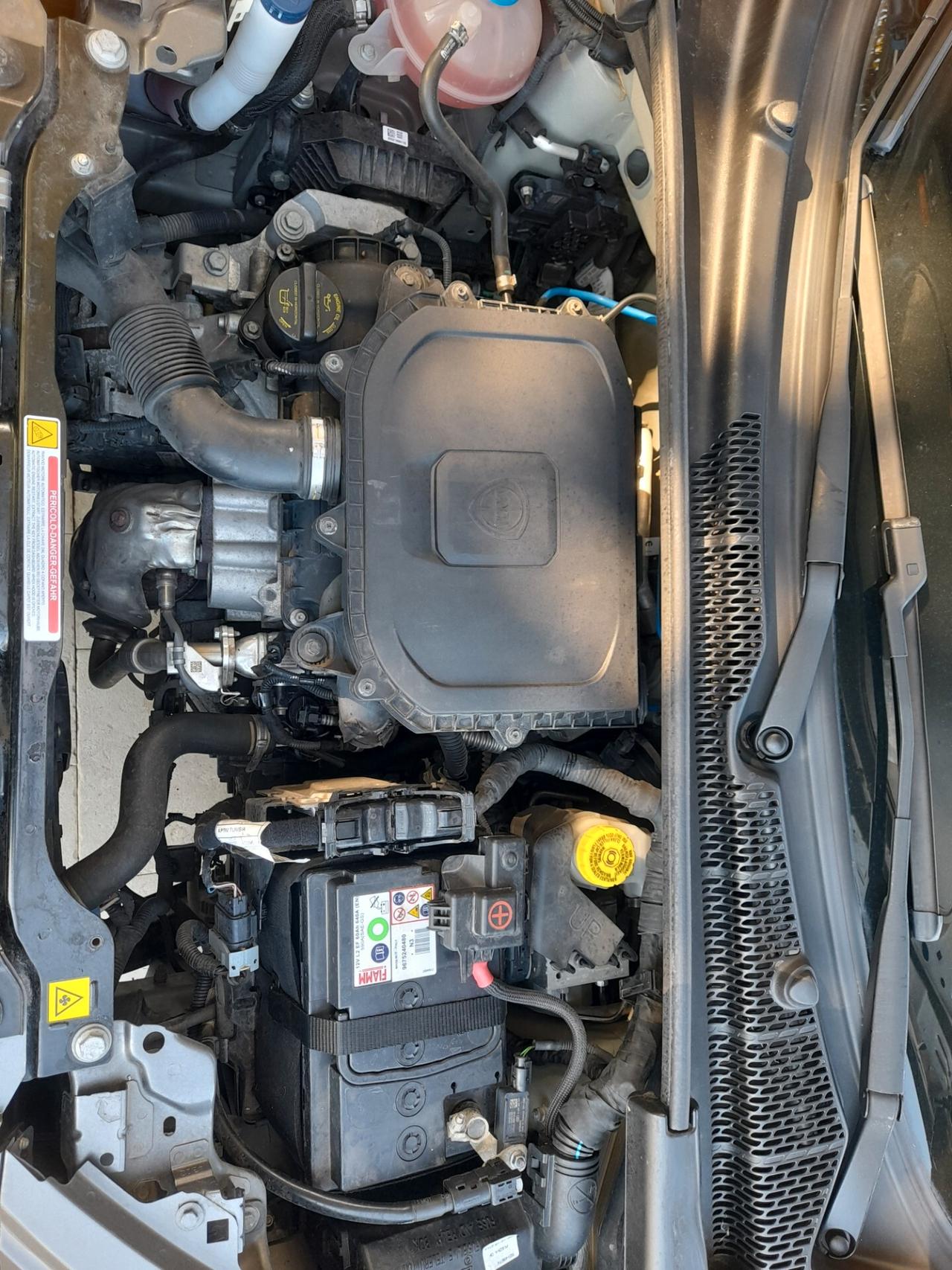 Lancia Ypsilon 1.0 Hybrid Gold