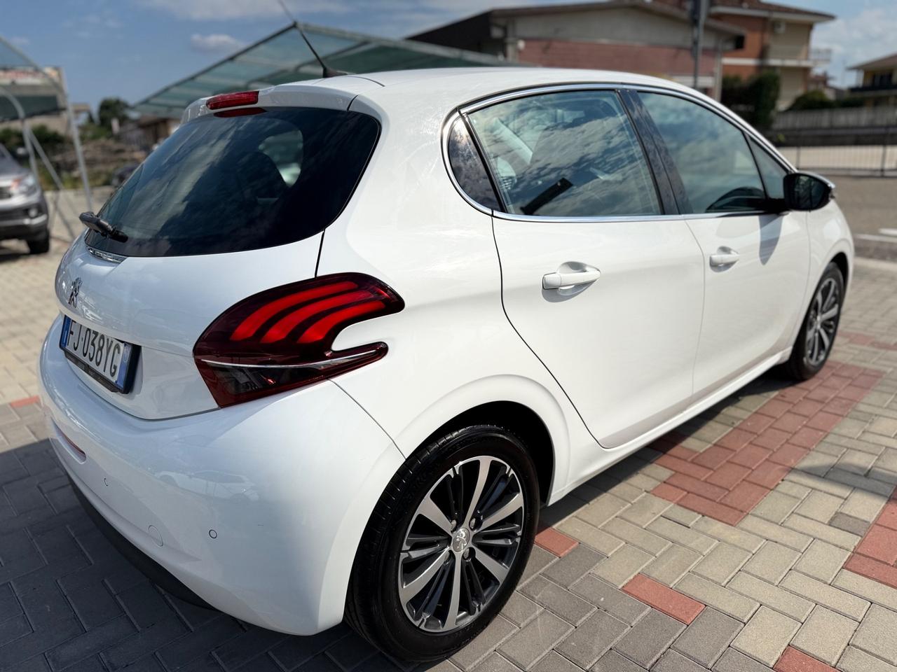 Peugeot 208 BlueHDi 75 5 porte Allure NEOPATENTATI