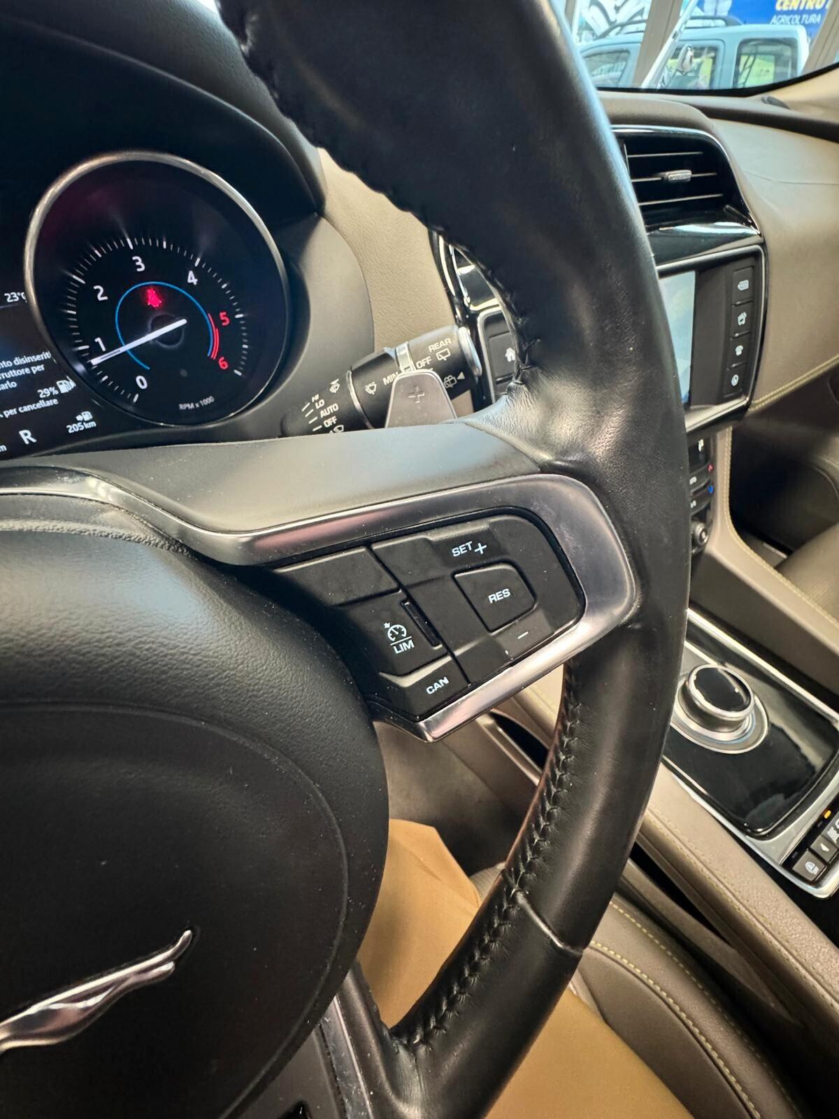 JAGUAR F-PACE 2-0 D4D 4WD TETTO APRIBILE R-DYNAMIC SPORT