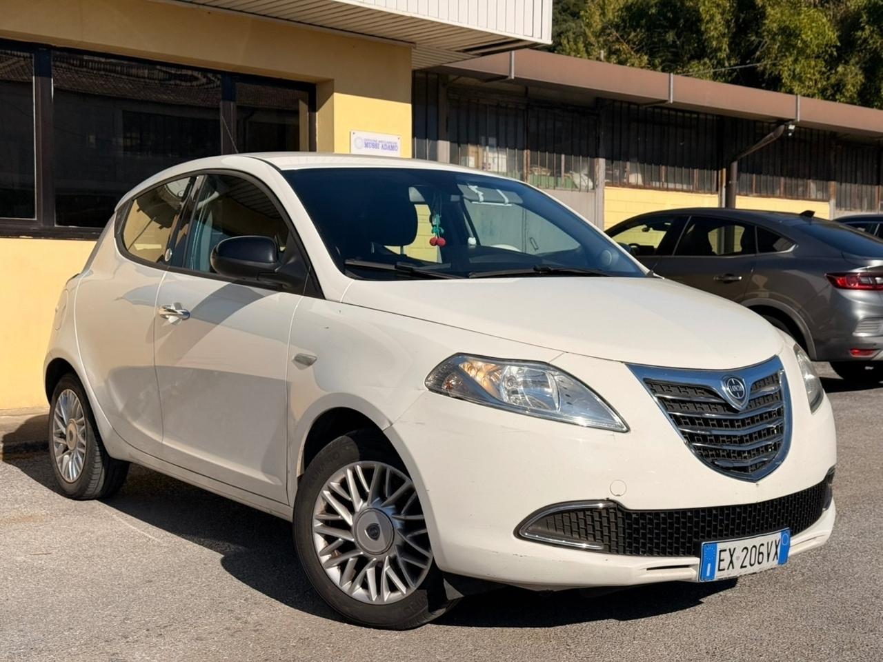 Lancia Ypsilon 1.2 69 CV 5 porte GPL Ecochic Gold
