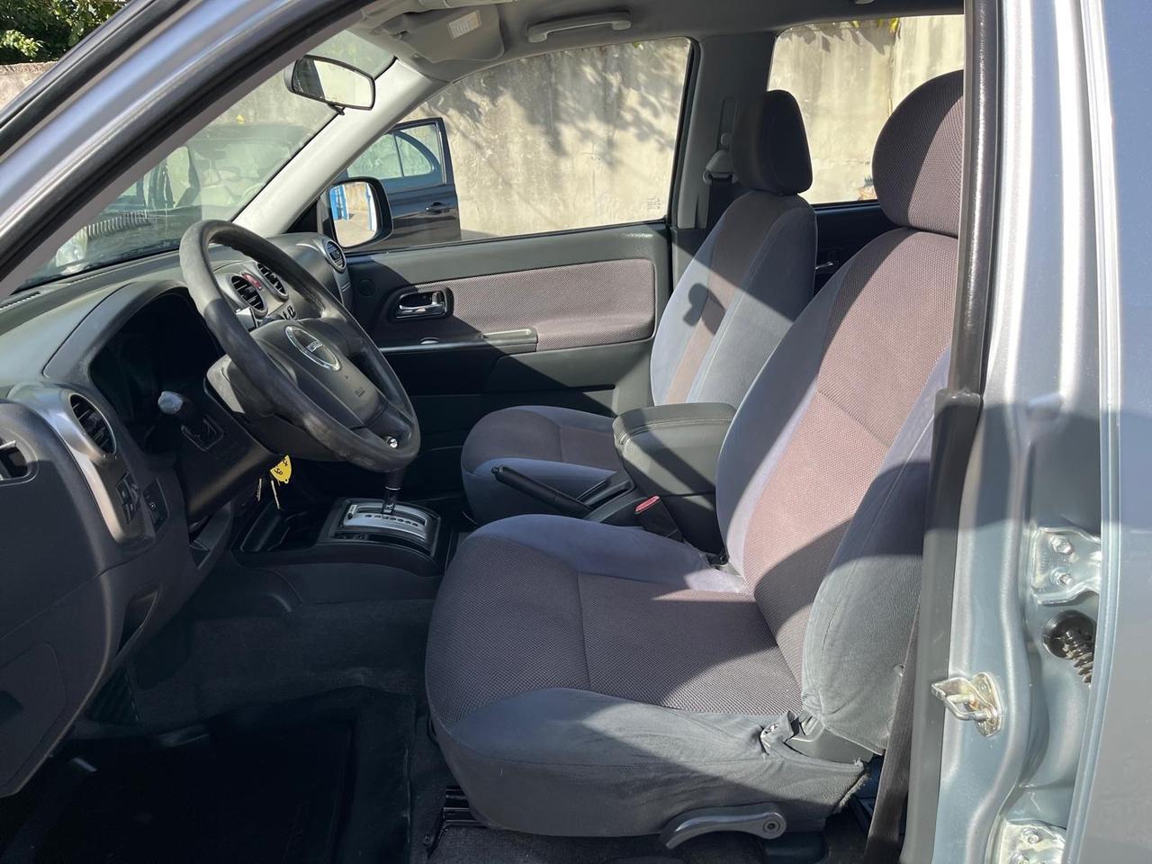 IsuzuD-Max-3.0T.D-4WD/4P-c.aut-km135000-2010