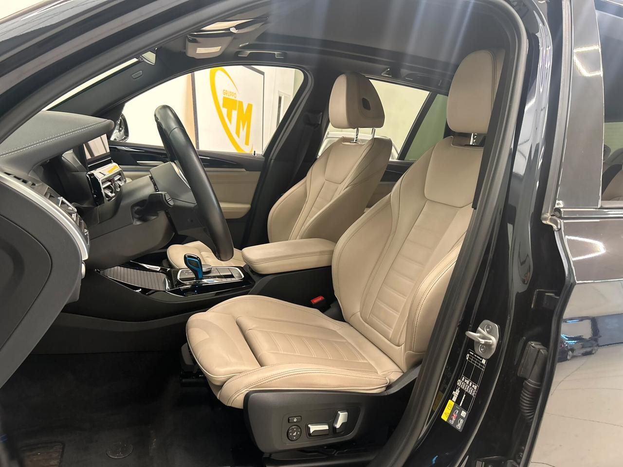 Bmw IX3 Impressive