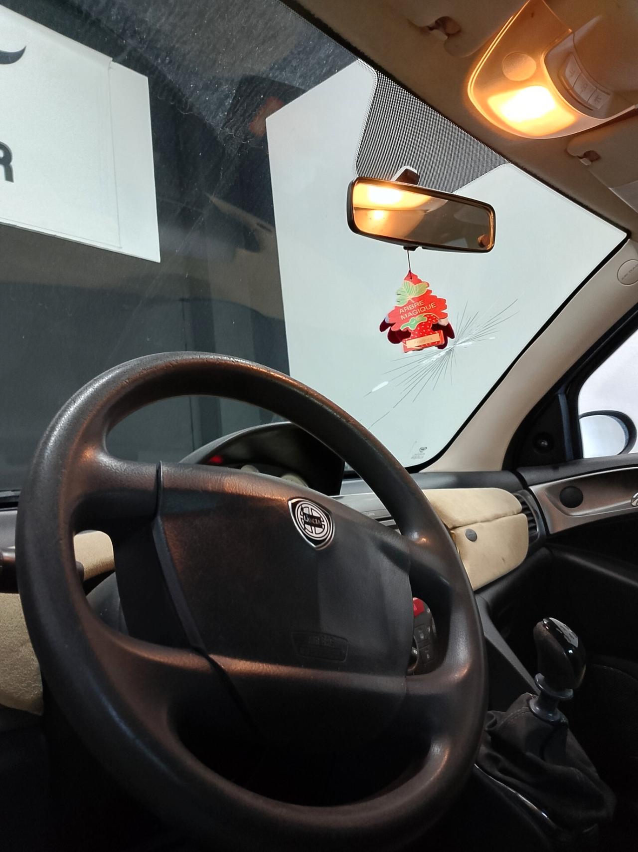 Lancia Ypsilon 1.2 Argento