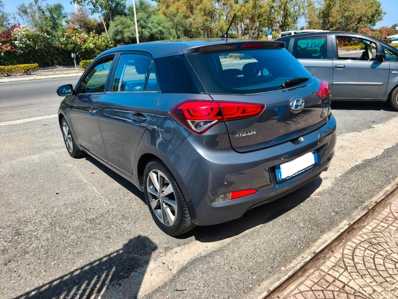 HYUNDAI I20 1.1 CRDI Comfort - 2016