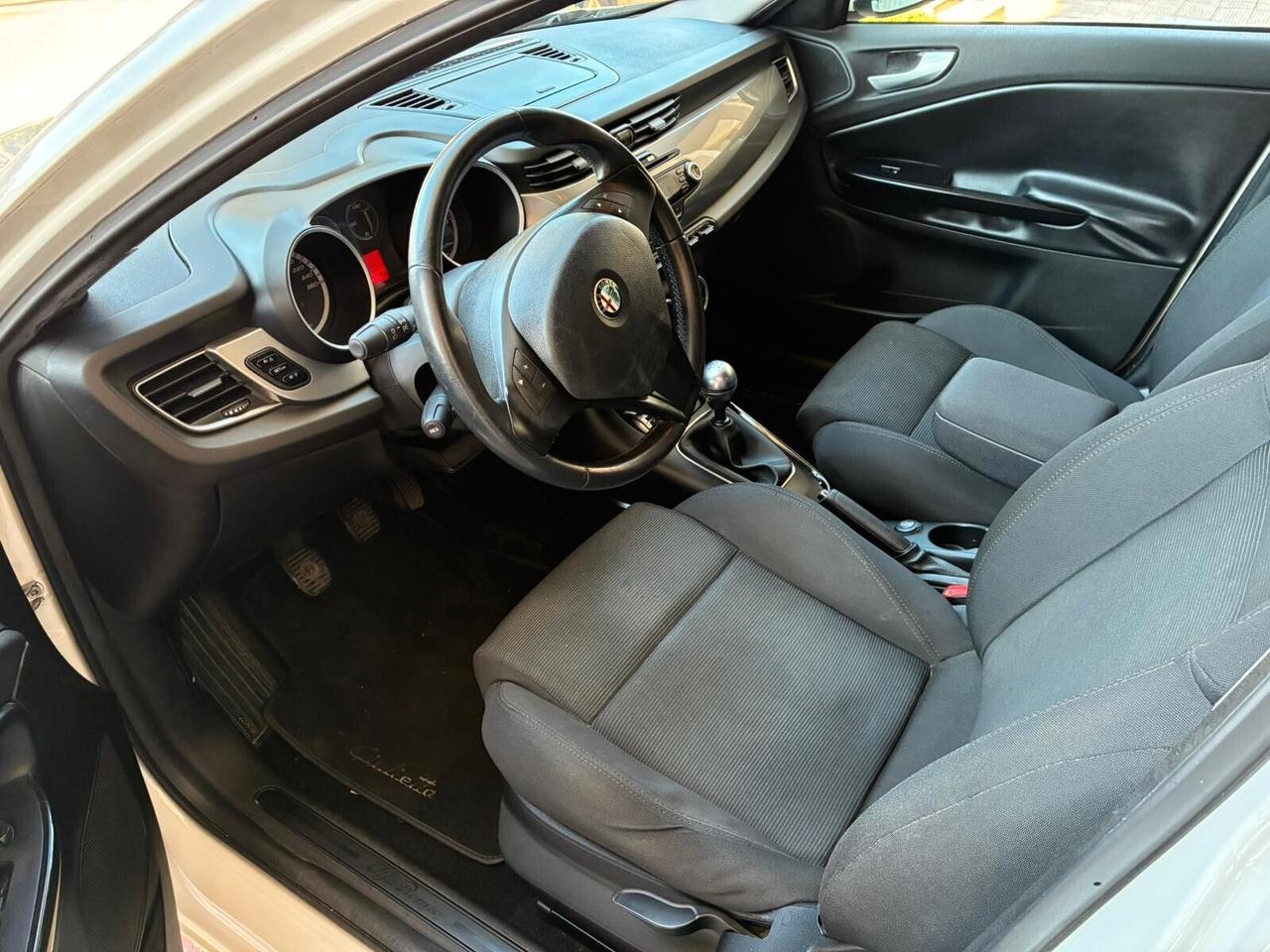 AlfaRomeoGiulietta 1.6mjet105CV tagliandata perfetta-11