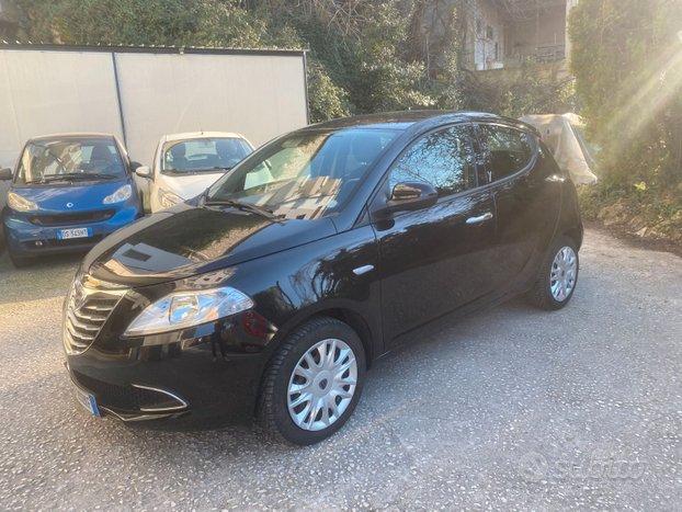 LANCIA YPSILON 1.3MJT 95CV 5 PORTE S&S SILVER.