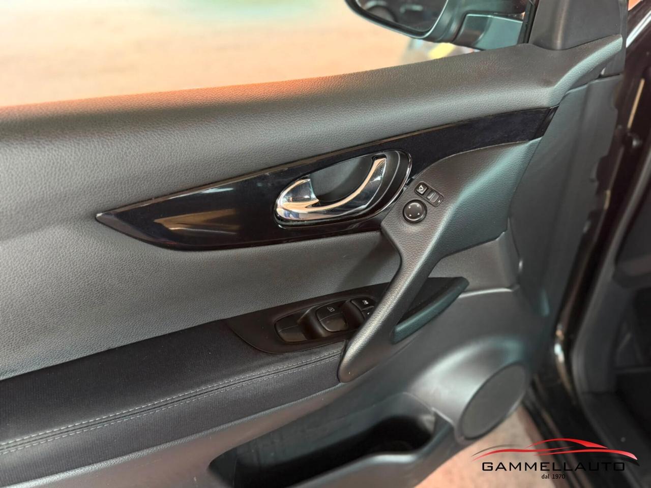 Nissan Qashqai 1.6 4x4 N-Connect 130cv Tetto Panorama