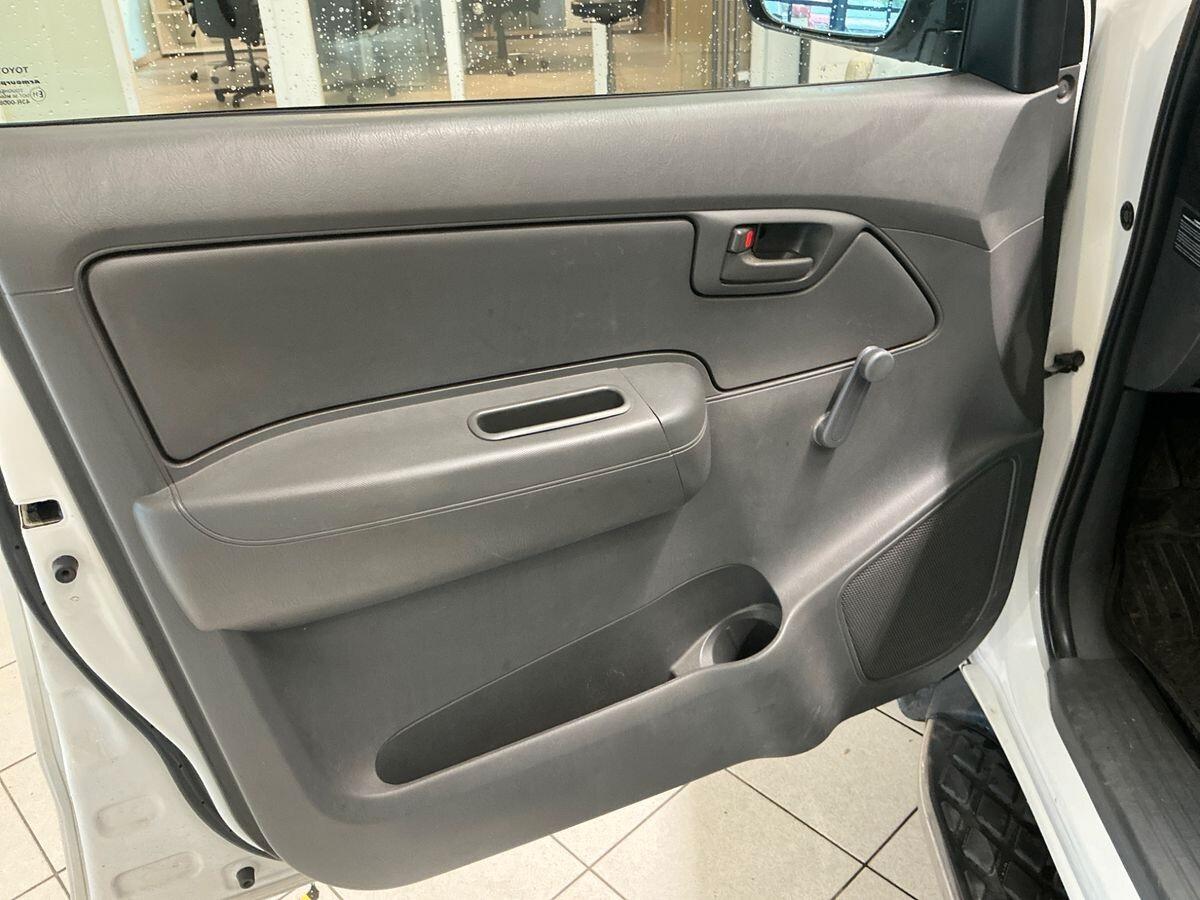 Toyota Hilux 2.5 D-4D 4WD 4p. Double Cab GX 4x4