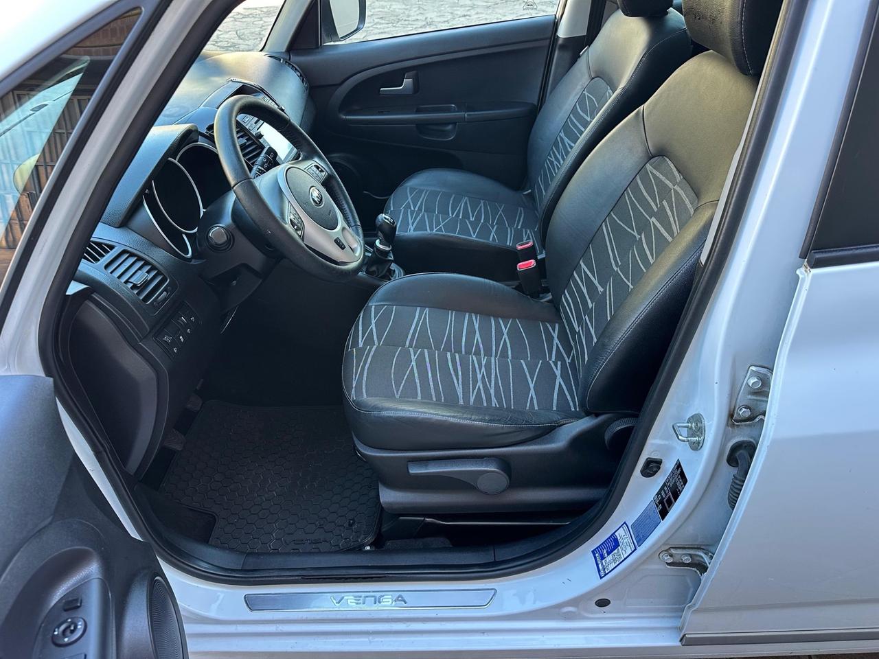 Kia Venga 1.4 CVVT Cool. 79000 KM