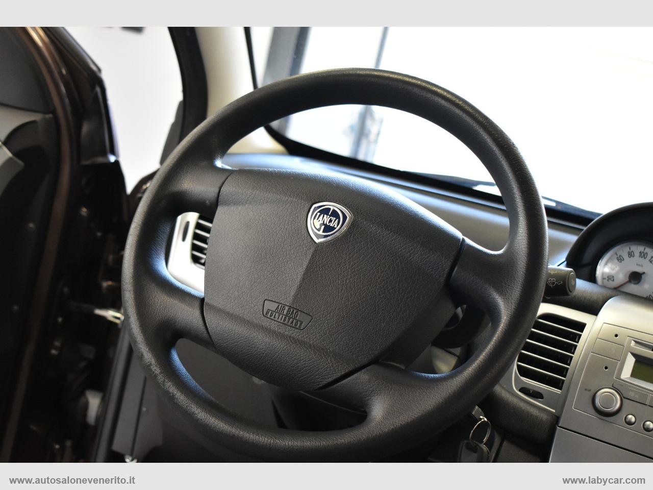 LANCIA Ypsilon 1.2 69 CV Unyca