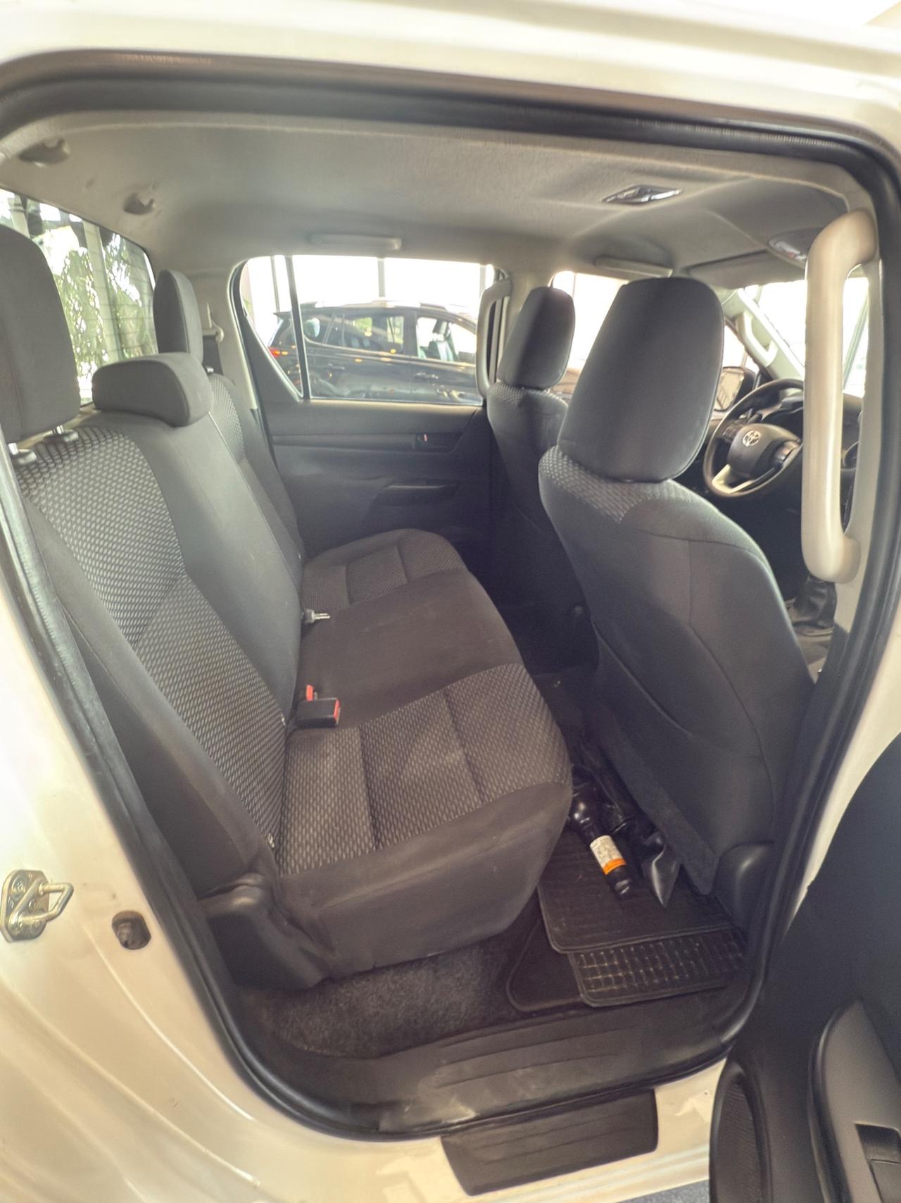 Toyota Hilux 2.4 D-4D 4WD 4 porte Double Cab Comfort