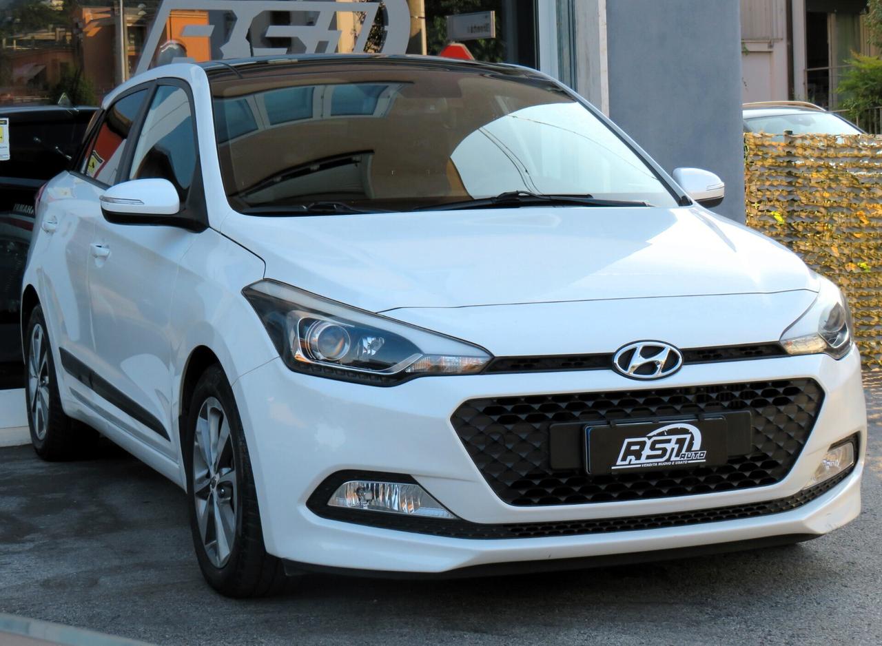 Hyundai i20 1.1 CRDi - PANORAMA - NEOPATENTATI