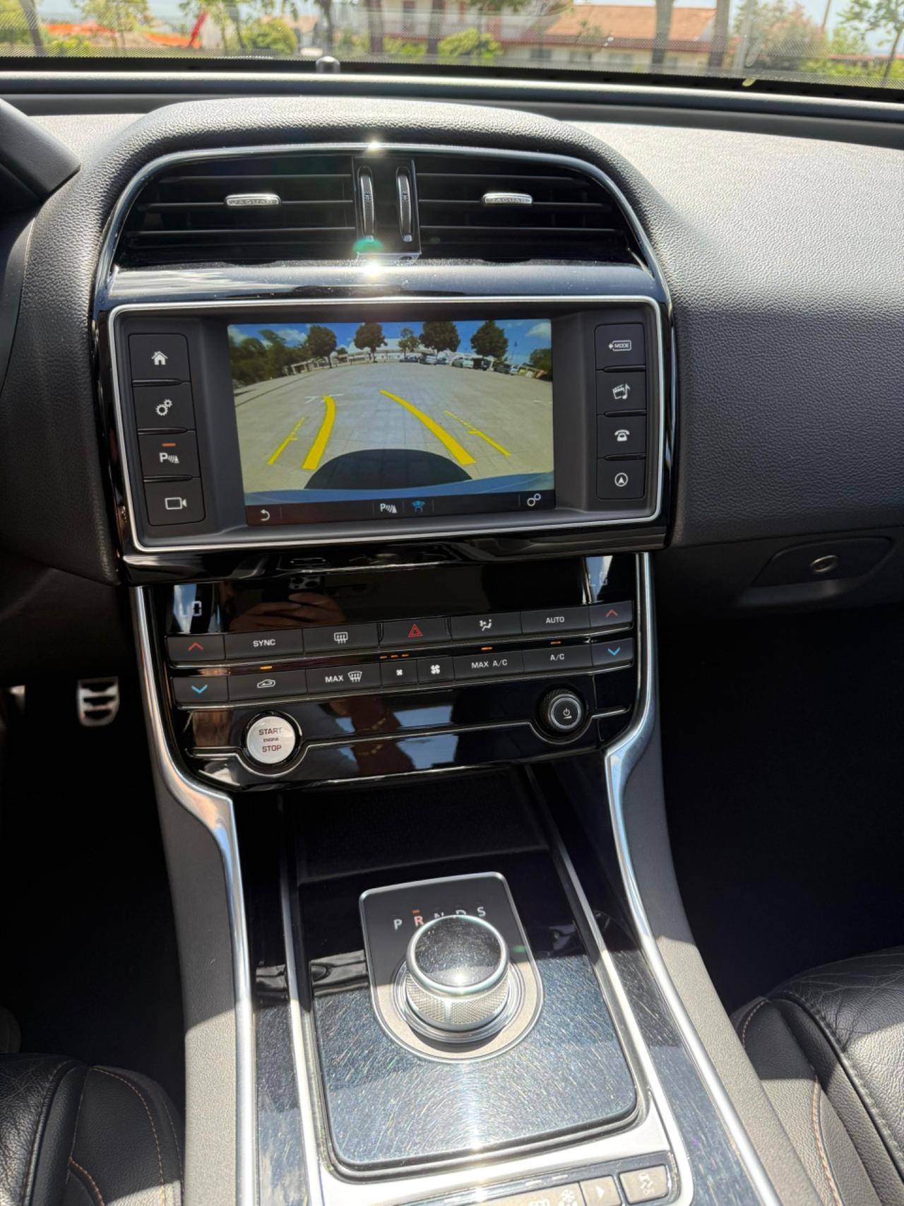 Jaguar XE 2.0 D Turbo aut. Pure