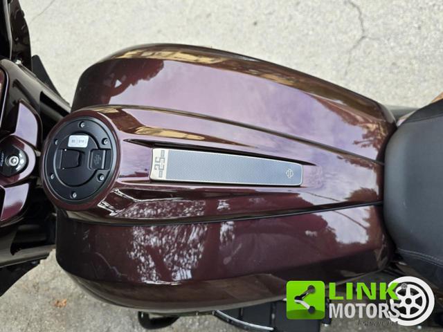 HARLEY-DAVIDSON CVO Street Glide 25th