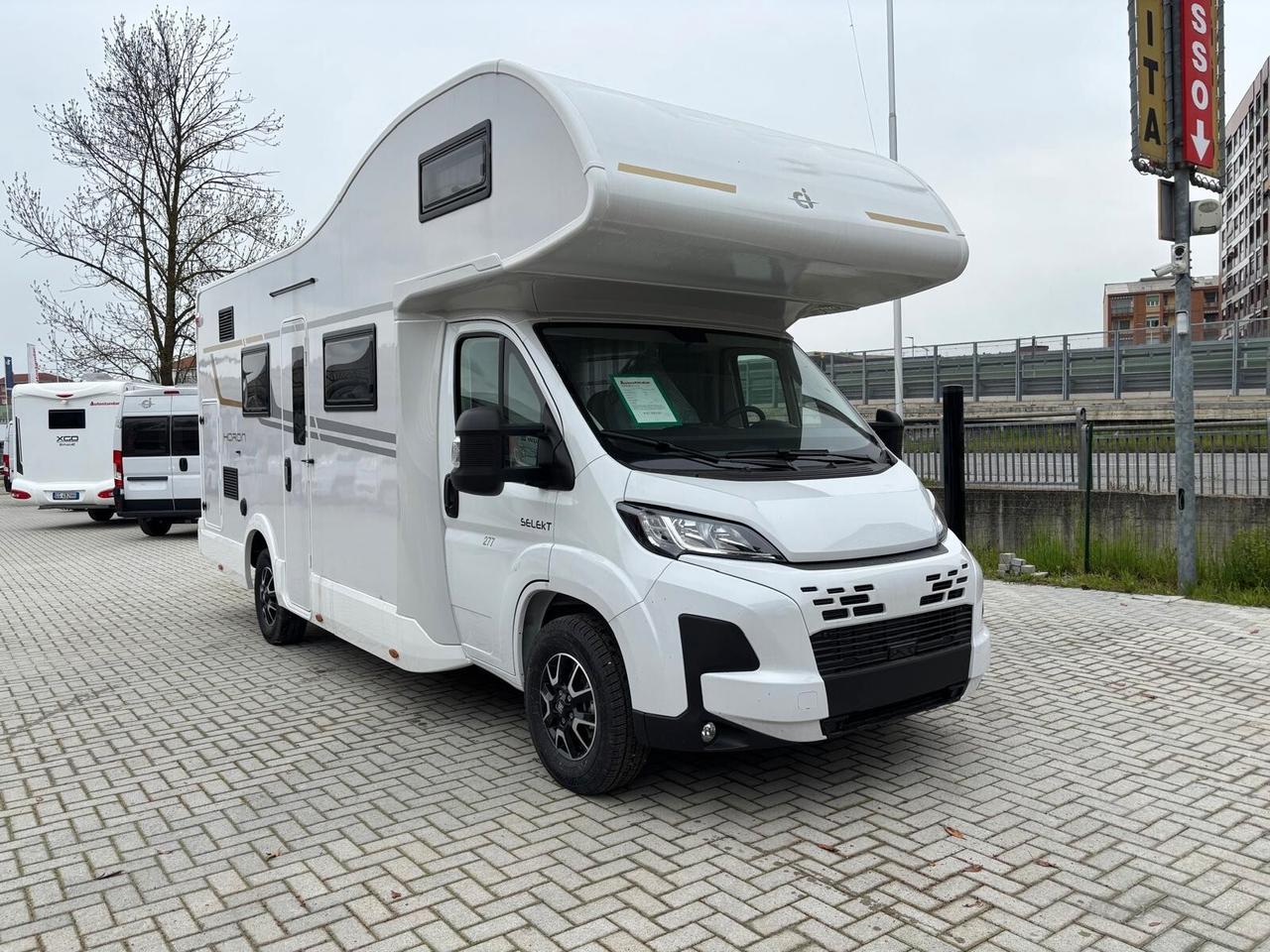 Ci International Horon 77 camper
