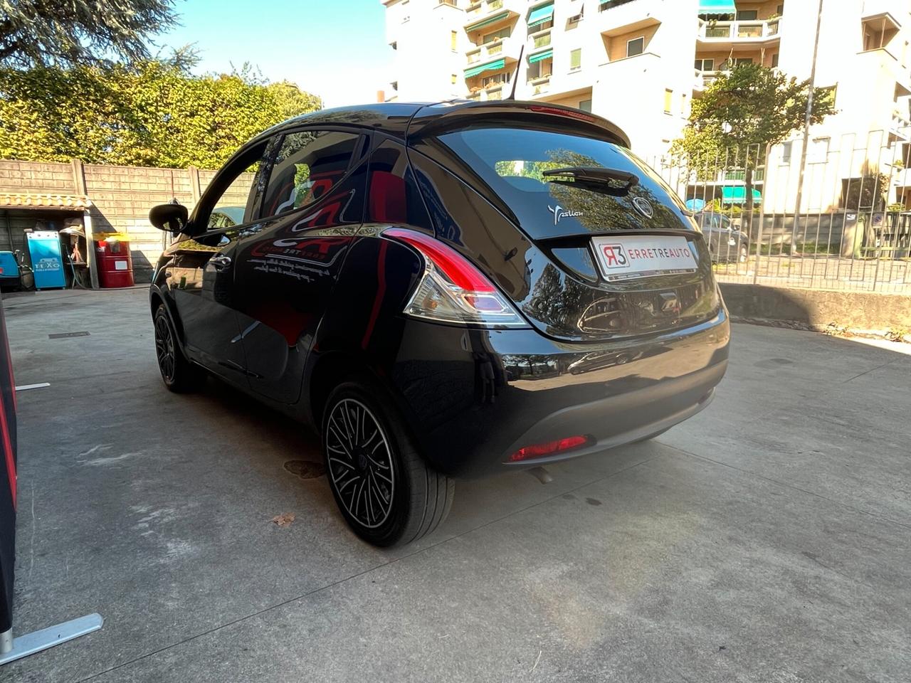 LANCIA YPSILON 1.0 HYBRID 70CV GOLD PLUS