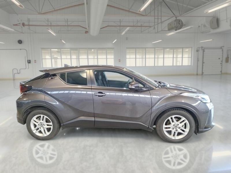 TOYOTA C-HR 1.8H 98CV E-CVT Business