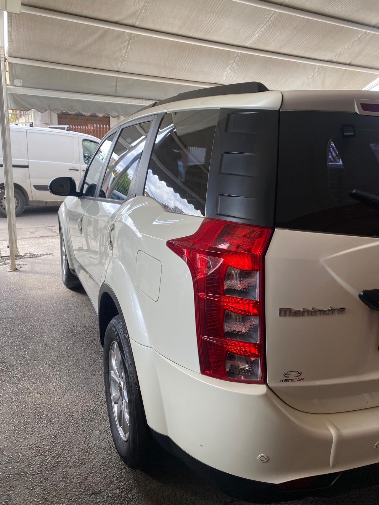Mahindra XUV500 2.2 16V FWD W6