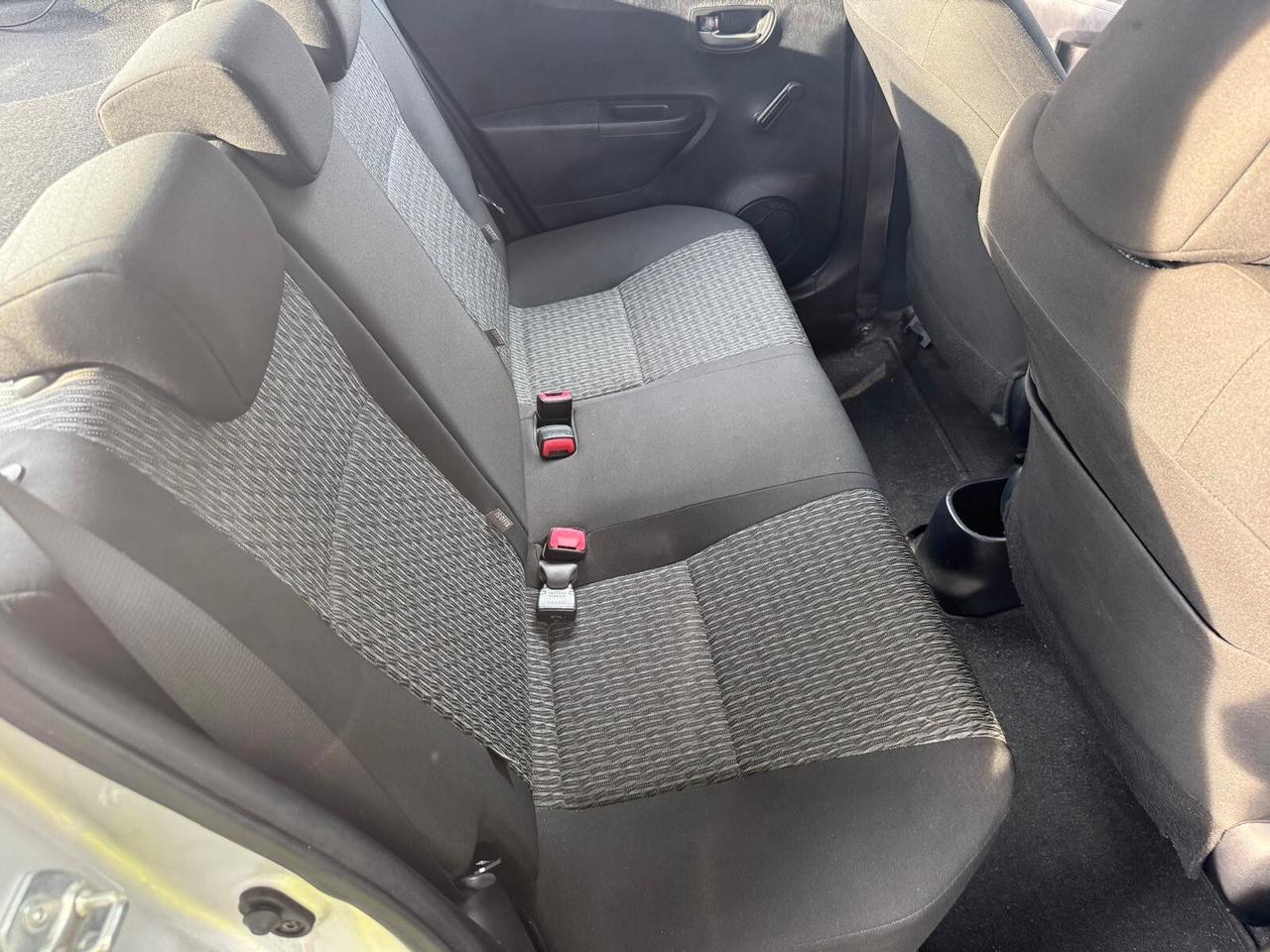 Toyota Yaris 1.0 5 porte NEOPATEN GARANZIA 12 MESI