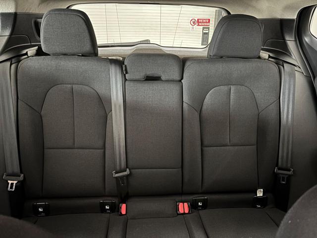 VOLVO XC40 T2 Momentum Core N1 - AUTOCARRO