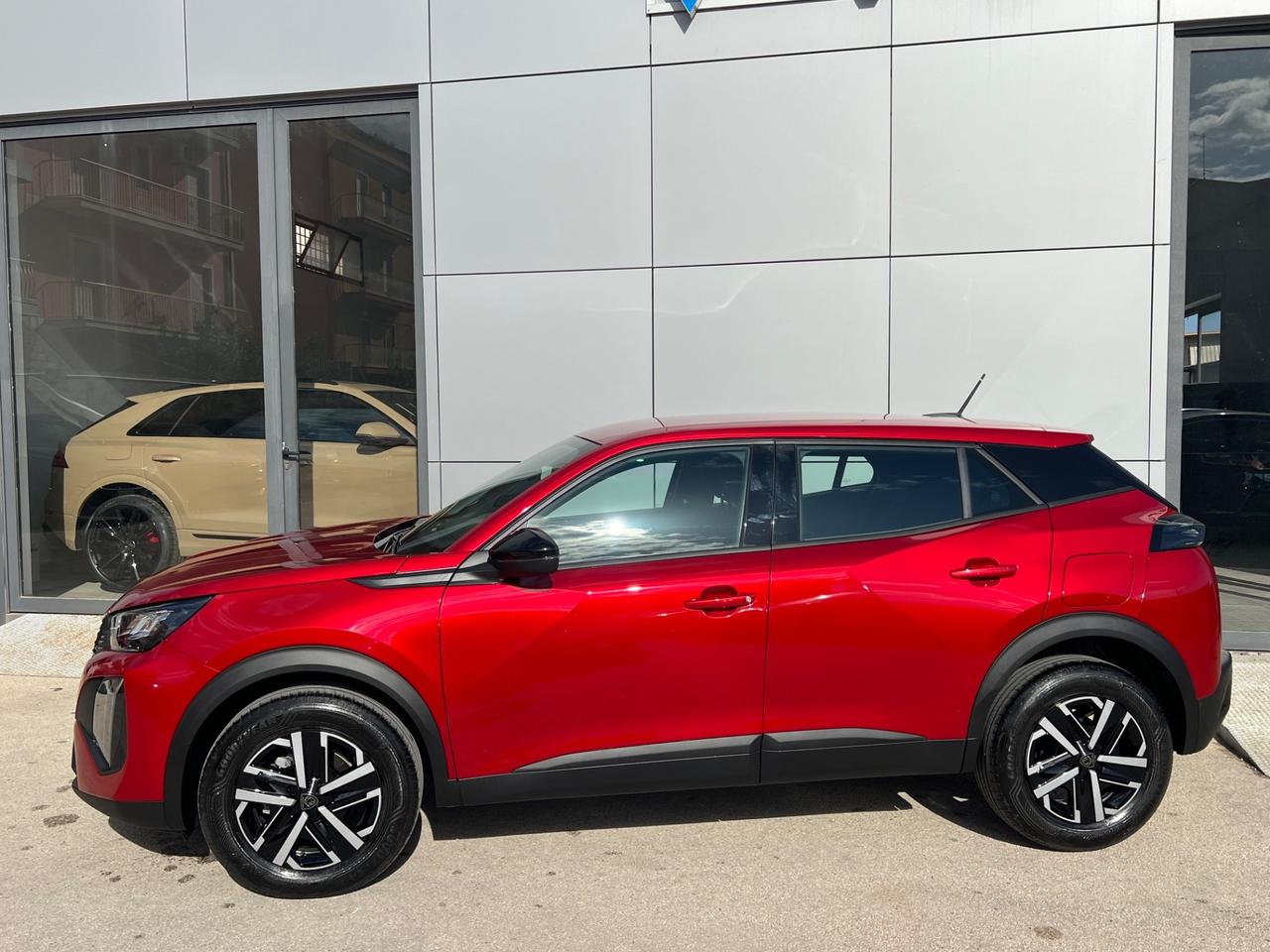 Peugeot 2008 1.2 Style possibilità noleggio no scoring