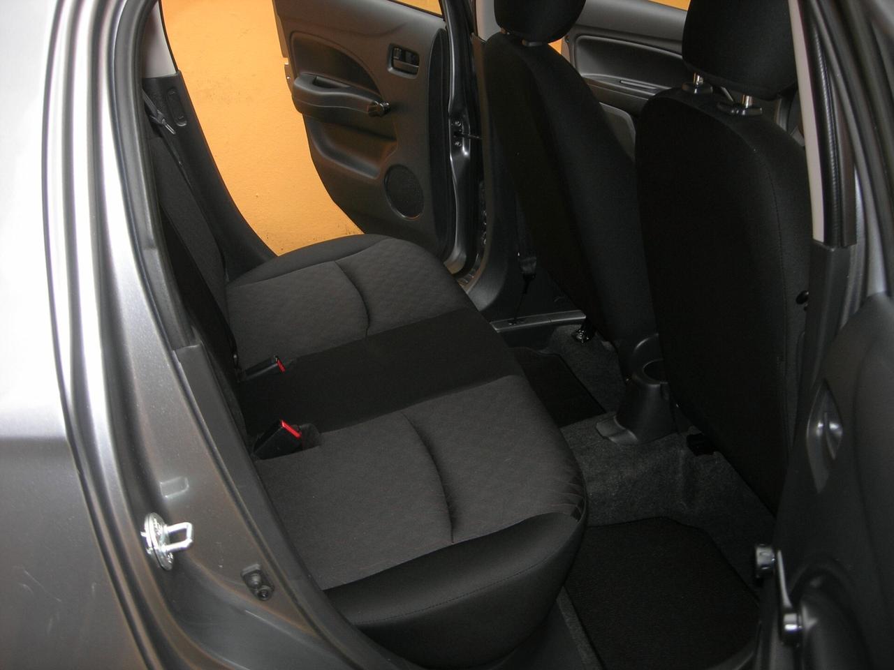 Mitsubishi Space Star Space Star 1.2 Invite Radio
