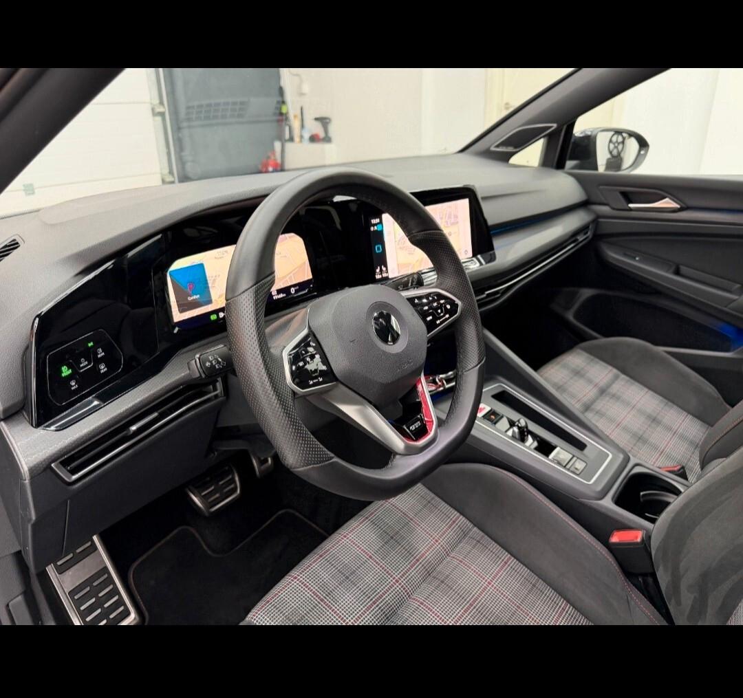 Volkswagen Golf 8 GTI 2.0 TSI DSG