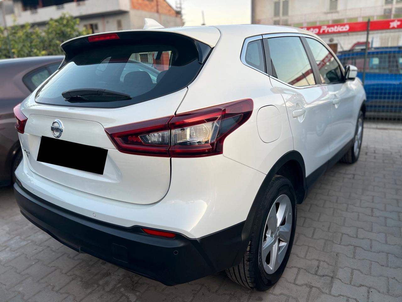 Nissan Qashqai 1.5 dCi 115 CV Business con telecamera posteriore
