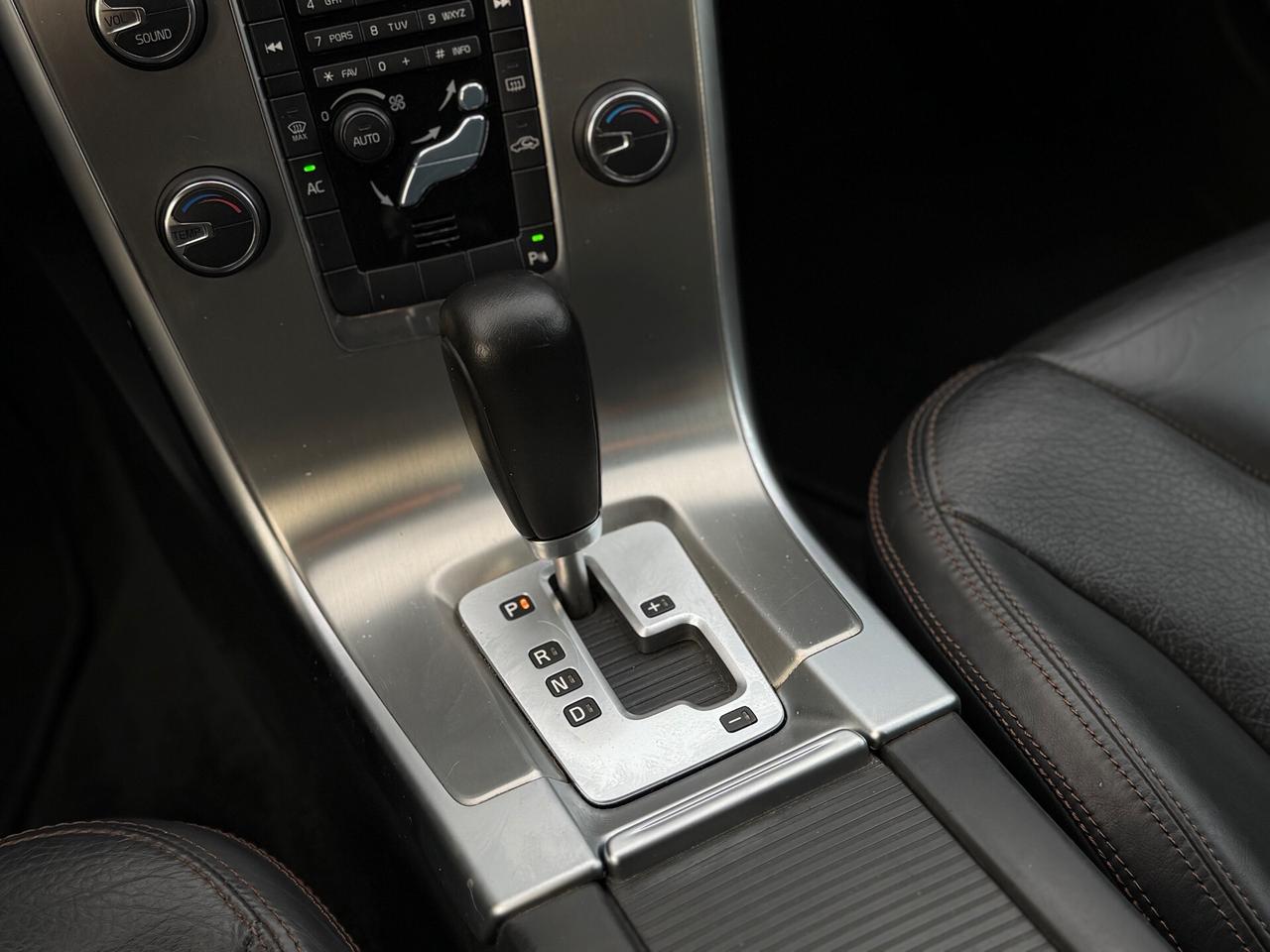 Volvo XC 60 D3 2.0 163CV 2011 - AUTOMATICA