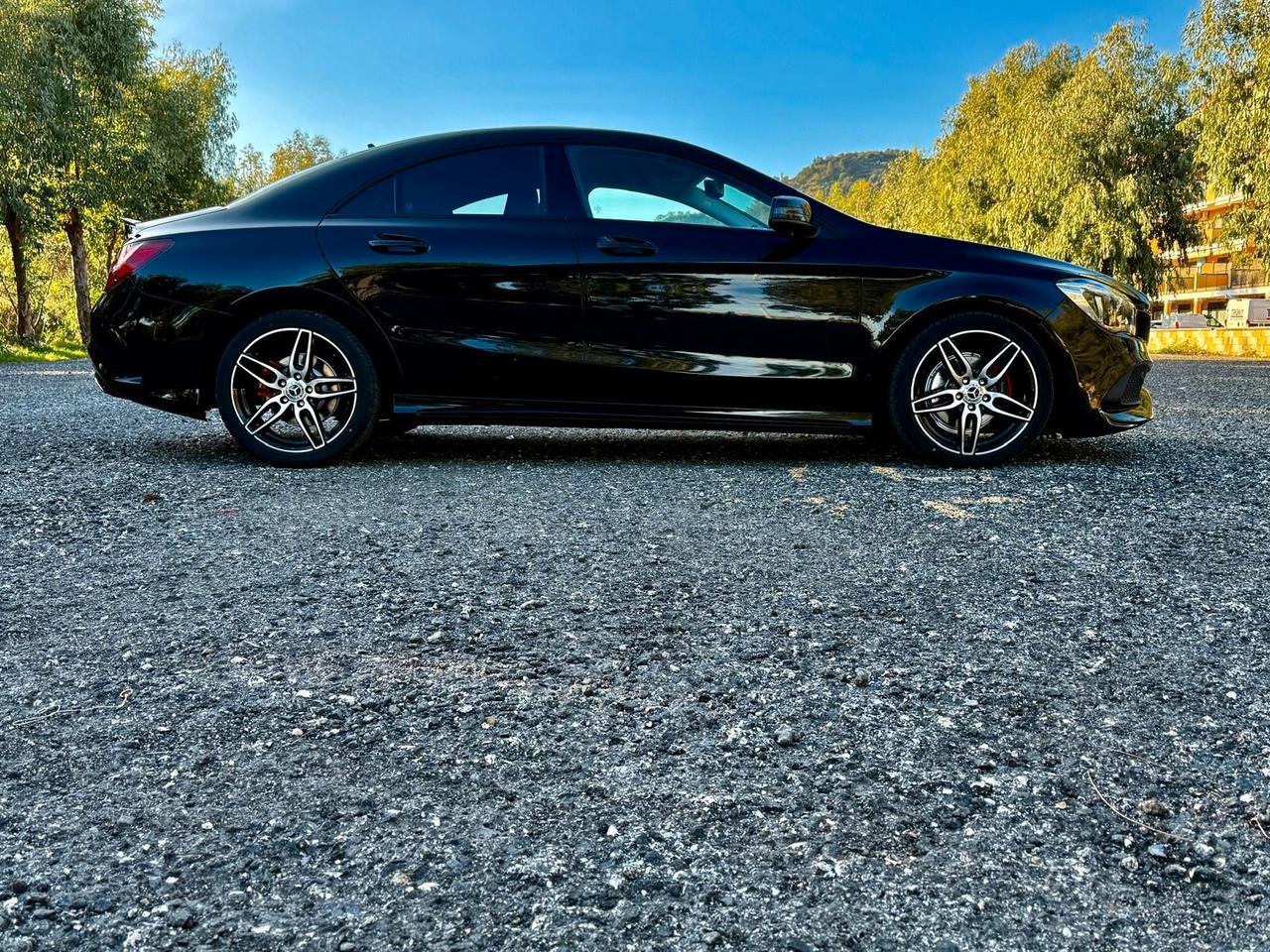 MERCEDES- BENZ CLA 200 D AMG PREMIUM