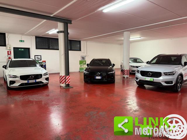 VOLVO V60 B4 (d) aut Ultimate Dark IVA ESP. GARANZIA 24